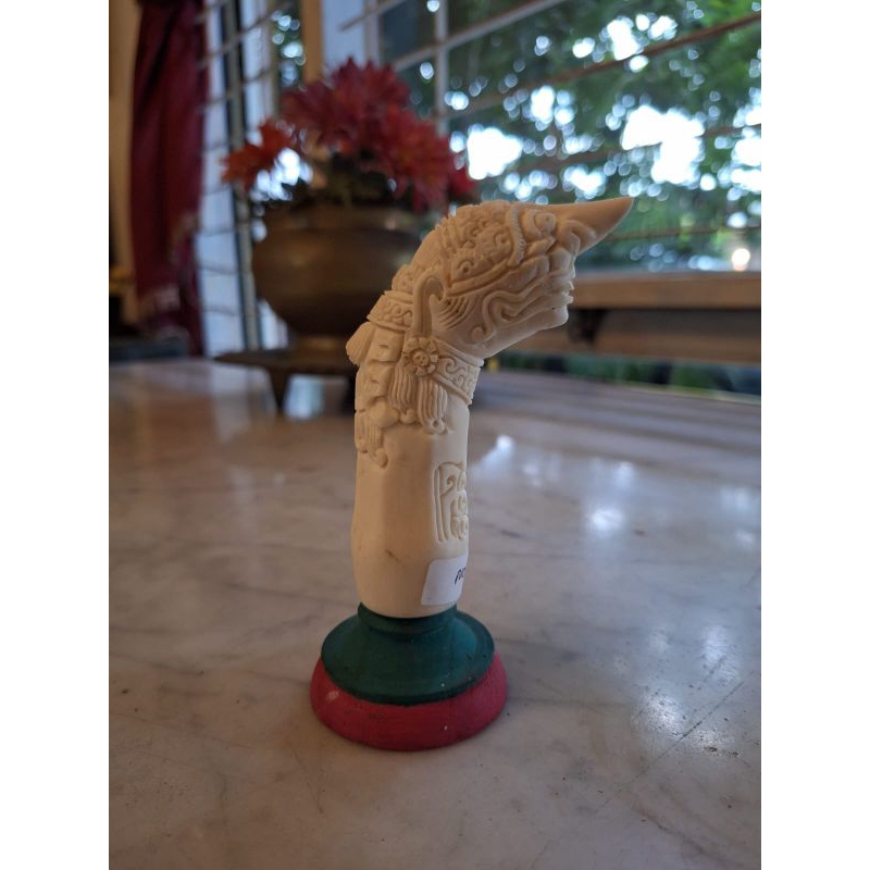 Deder ukir bahan tulang KDB 001