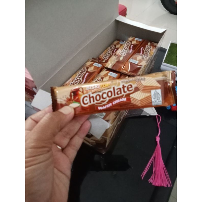 

biskitop wafer cream rasa coklat kemasan 30gr