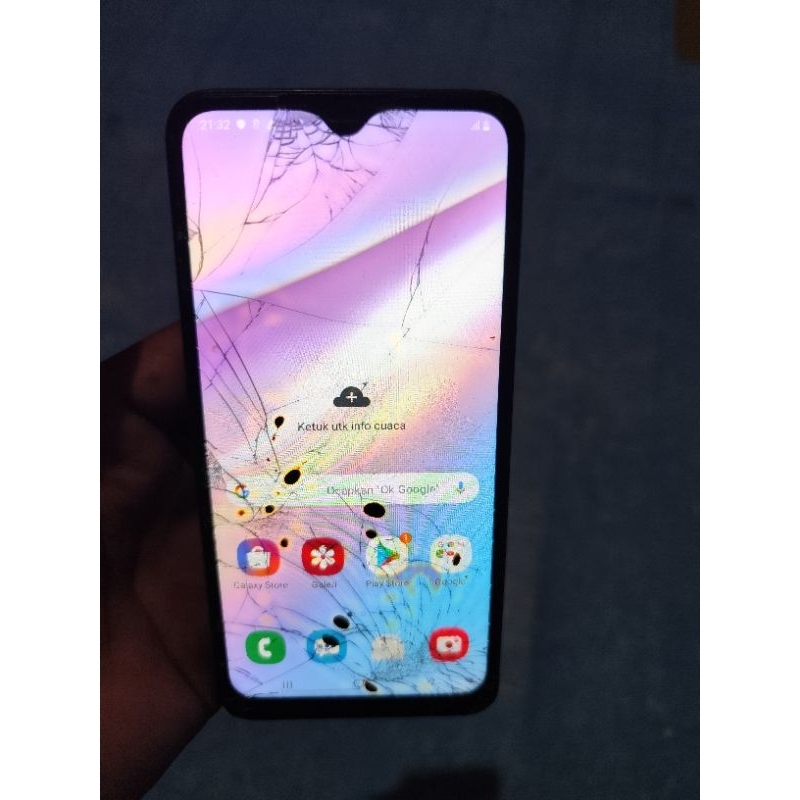 Samsung a10s ram 2 32 GB minus lcd retak seperti di video mesin segel