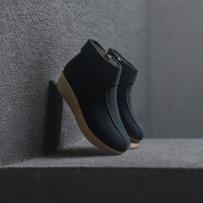 sepatu boot wanita // sepatu boots korea //sepatu boot cewe // sepatu boots terbaru