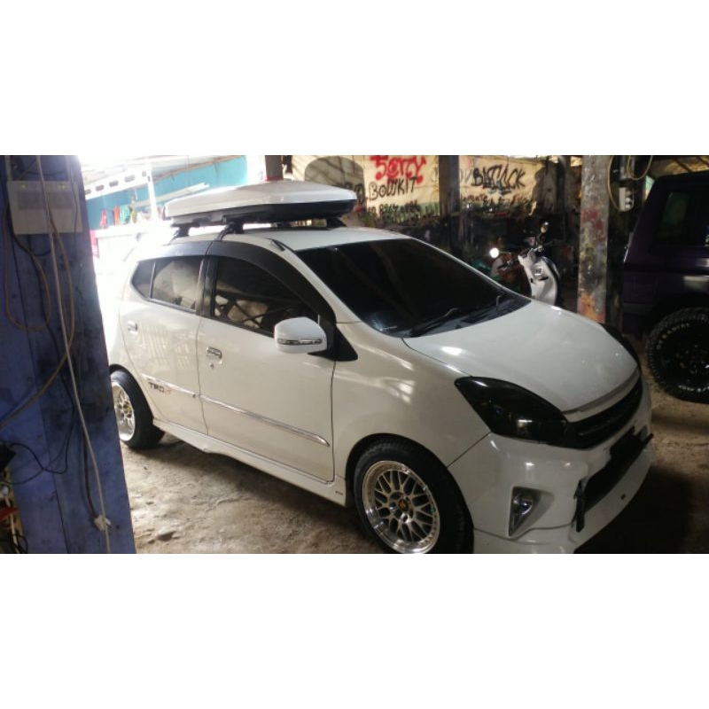 bodykit samping Agya TRD