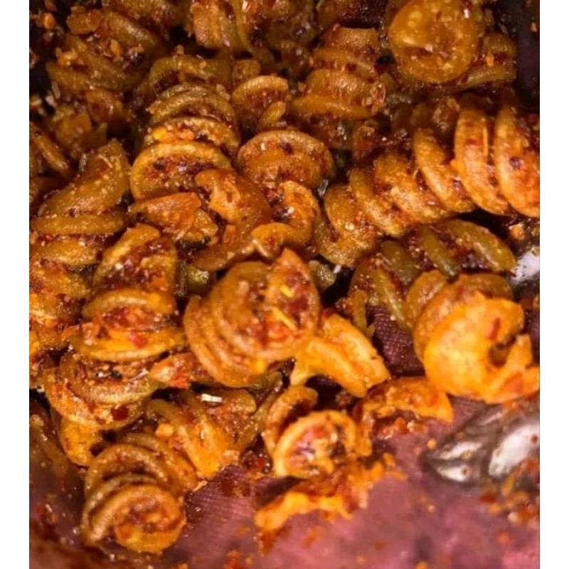 

Seblak makaroni spiral pedas daun jeruk kemasan 1kg