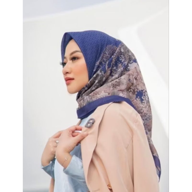 royal blue buttonscarves