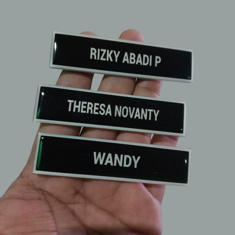 

papan nama name tag nama dada peniti magnet akrilik