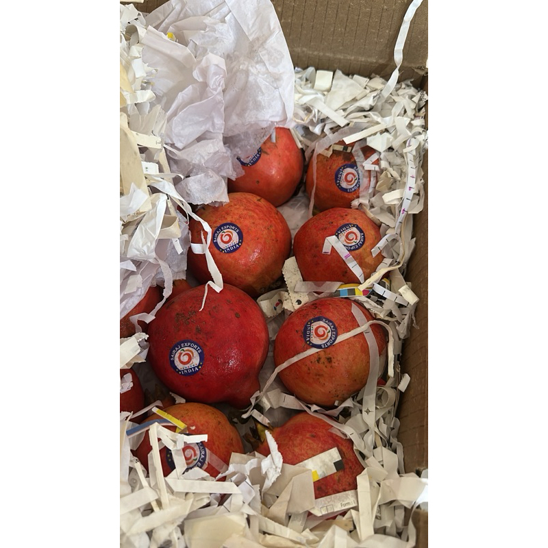 

buah delima imporr india per pcs Buah delima merah import (warna daging merah siap makan)BACA DESKRIPSI SBLM MEMBELI