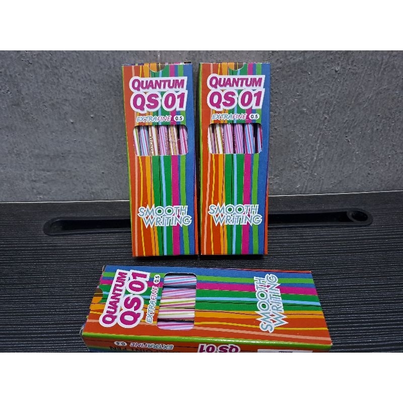 

Ecer pulpen/ Bulpoint Quantum Qs 01 tinta hitam