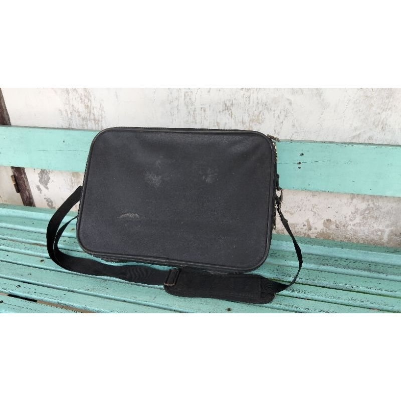 tas laptop bekas layak pakai