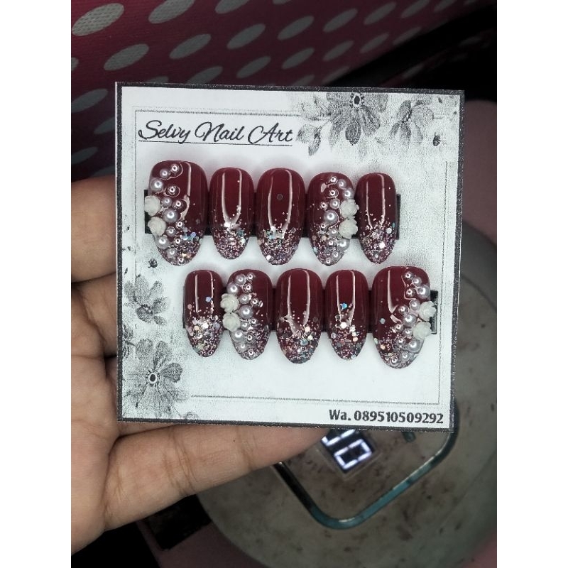kuku palsu wedding maroon