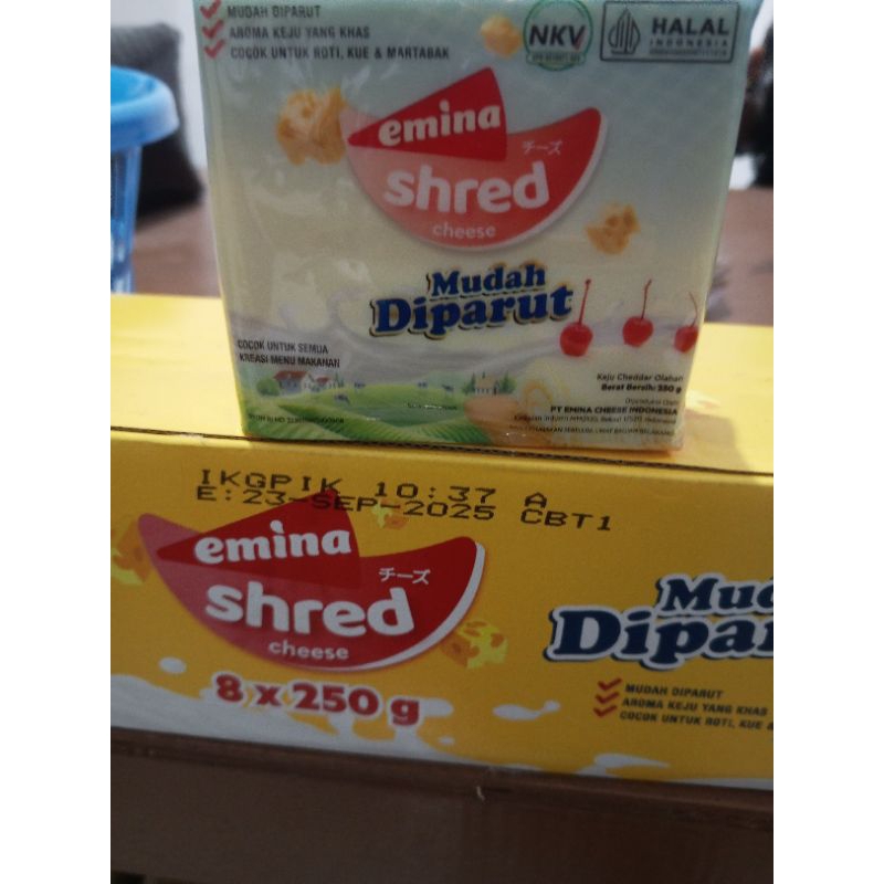 

Keju Emina 200gr 1pc