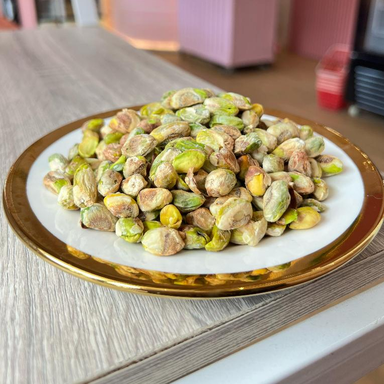 

Kacang Pistachio ROASTED KUPAS / Kacang Pistachio Fustuk