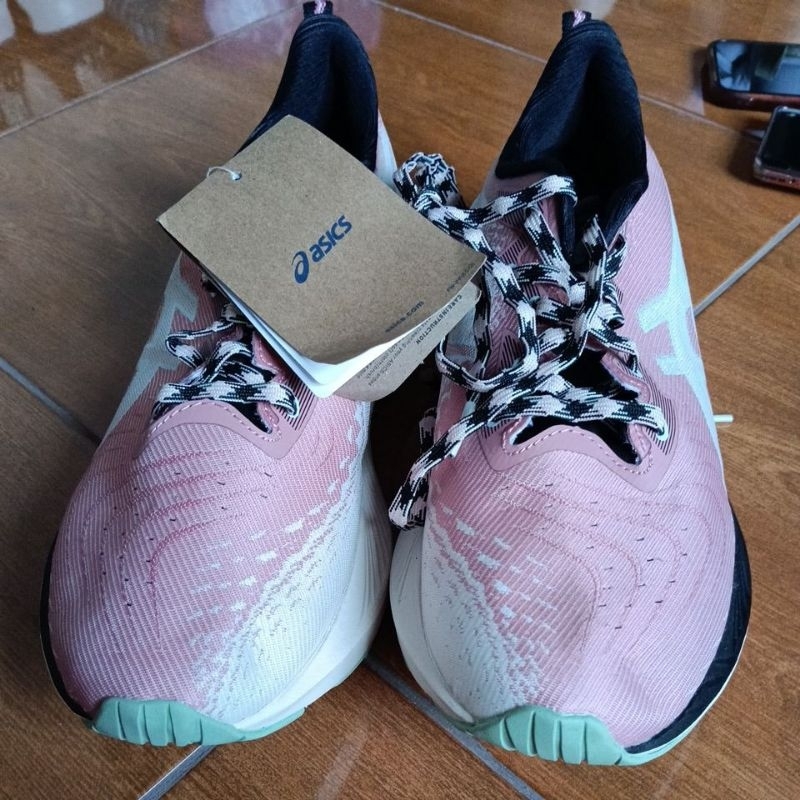 Sepatu Running Asics