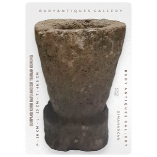 Lumpang Bundar Batu Andesit Temuan Lereng Gunung