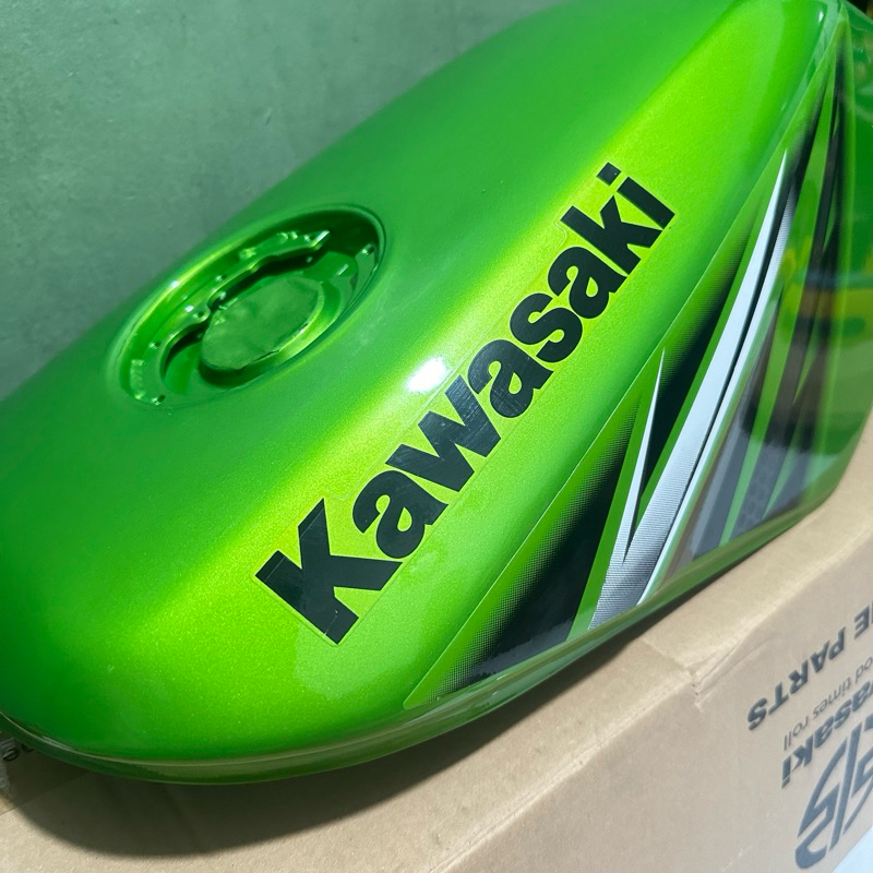 tangki ninja ss hijau metalik 2013 original set striping