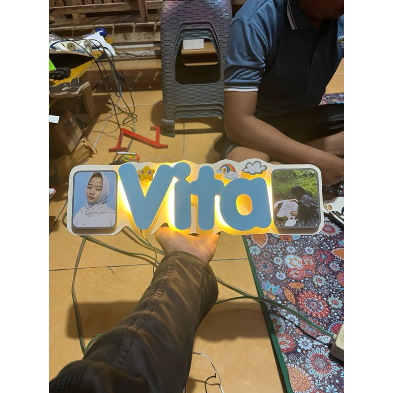 Hiasan Dinding Estetik | Dekorasi Custom Nama Timbul + Foto & LED