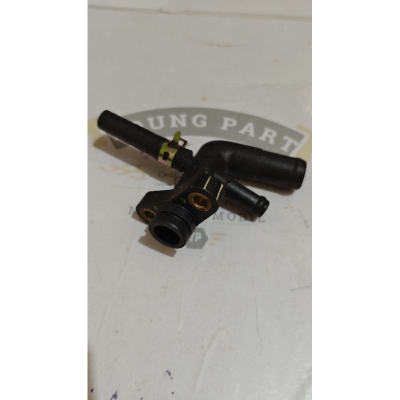 Plastik Pipa Sambungan Selang Radiator Original bawaan motor Vario 125 150