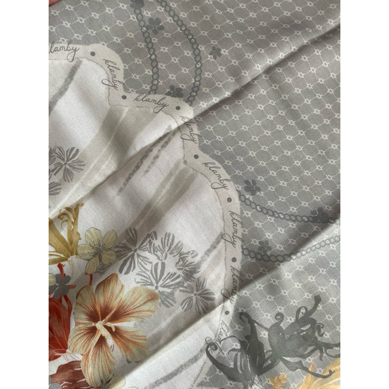 New namora scarf wearing klamby