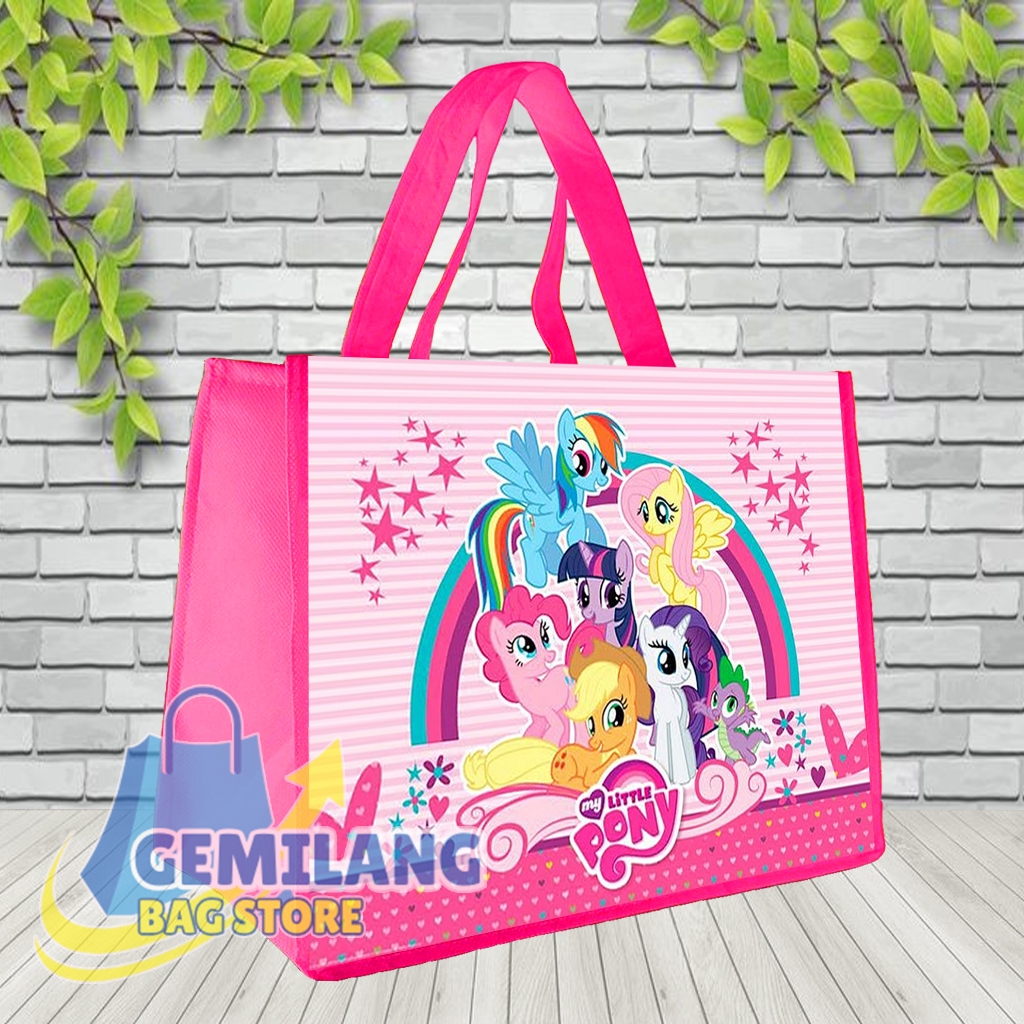 

READY STOK Tas Ulang Tahun Little Pony / Tas Ultah Ukuran KFC Snack / Tas Ultah Terlaris / Tas Ulang Tahun Anak / Goodie Bag Bingkisan Souvenir Anak Landscape 20x25x13