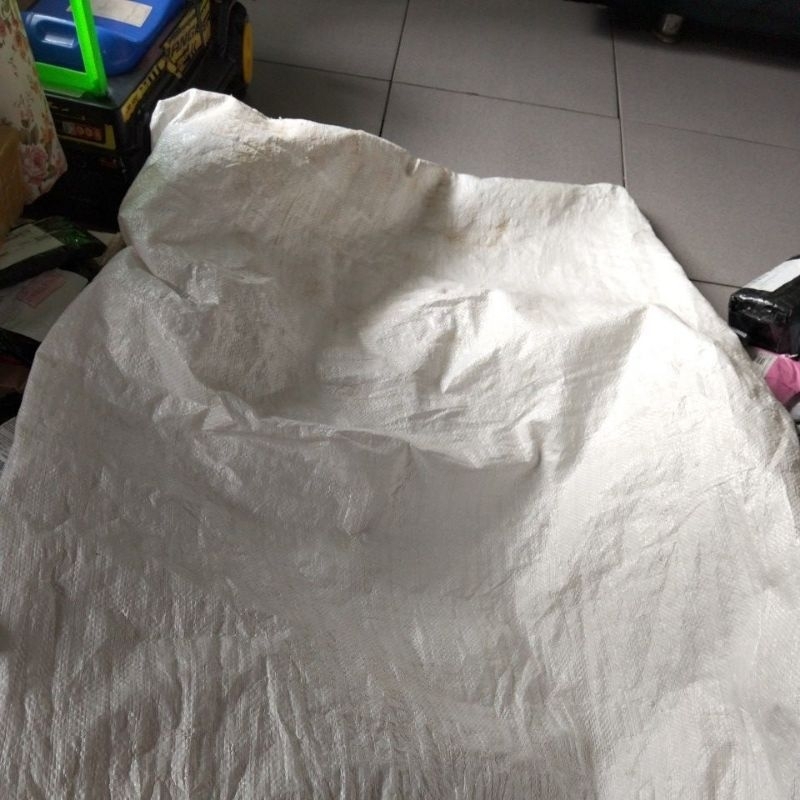 karung besar bekas paket layak pakai