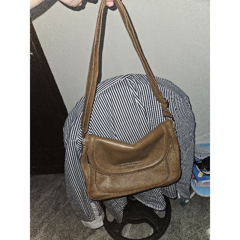 tas Christian Siriano