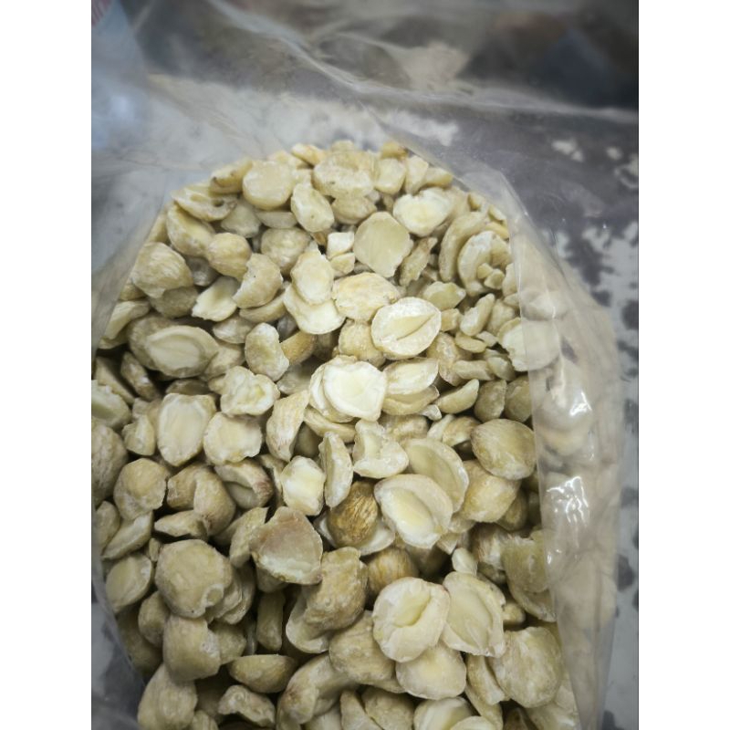 

Kemiri Kupas Pecah 500 GRAM