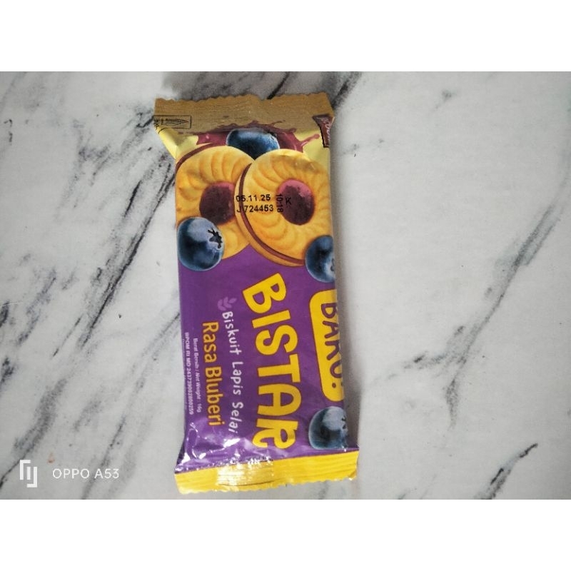 

Bistar biskuit lapis selai rasa blubbery- AnggunYusuf Collections