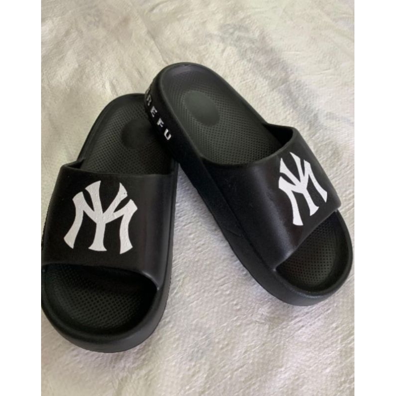 Sendal Selop pria/sendal slop wanita/sendal slop Wanita kekinian/sendal slop pria karet/sendal slop 