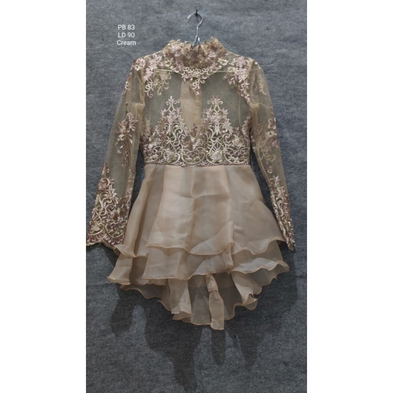 preloved set kebaya warna cream (freemanset)