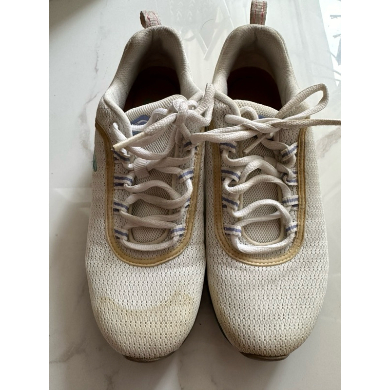 Preloved Sepatu Keds Wanita