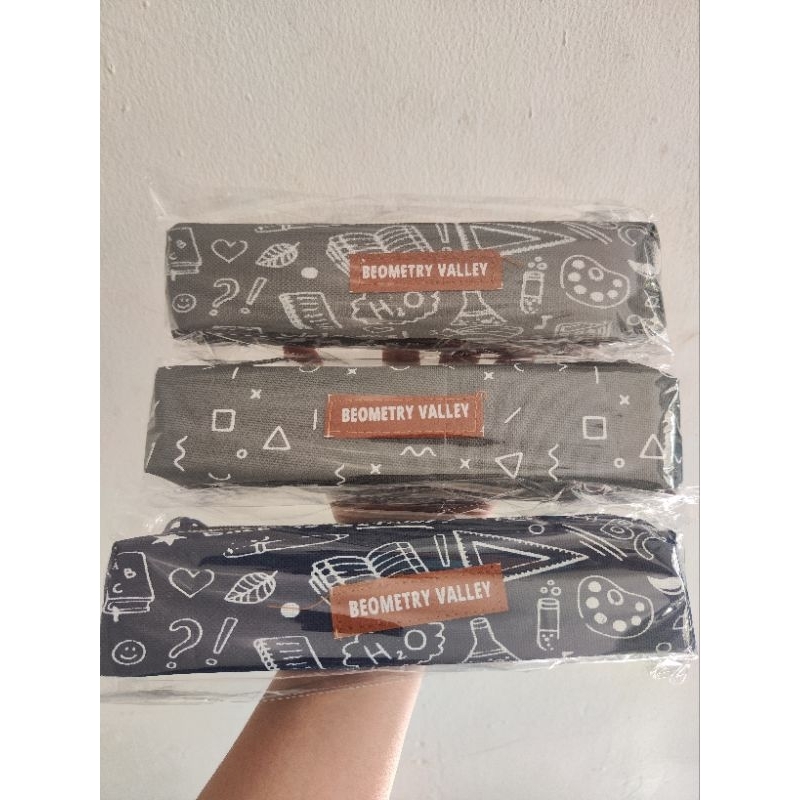 

Kotak Pensil Anak Sekolah