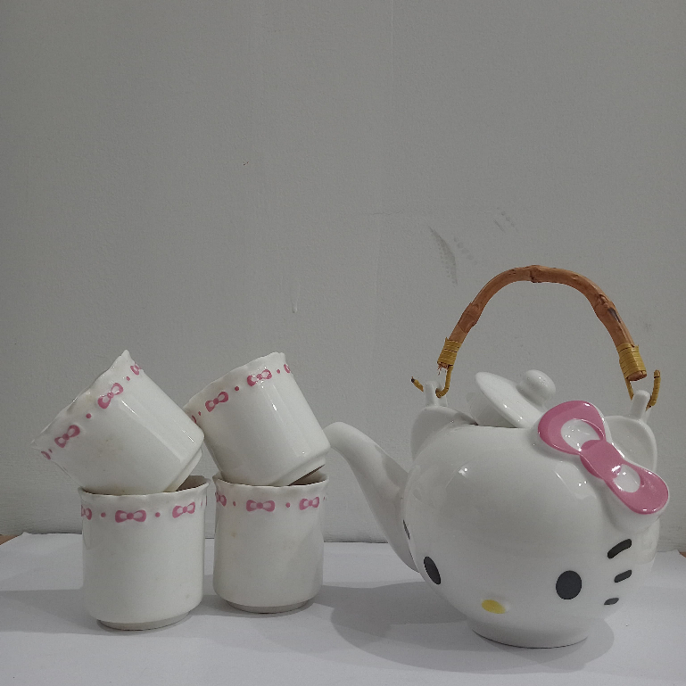 Cangkir Teko Tea Pot Set 5in1 Hampers Gelas Teh Kopi Pot Gambar Hello Kitty