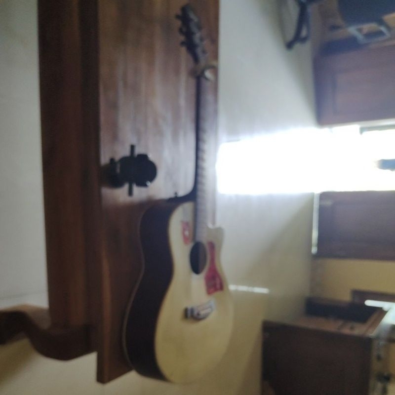 Gitar Bekas