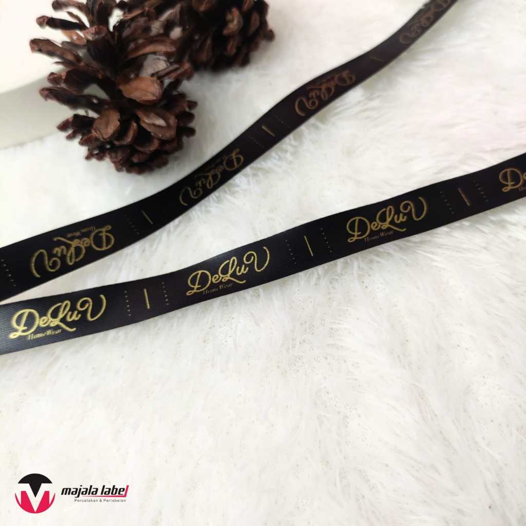 label washing label satin hitam