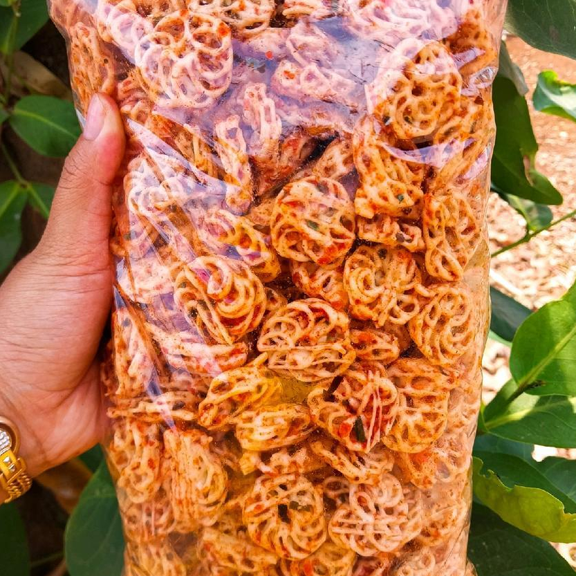 

KERUPUK SEBLAK RAFAEL EXTRA PEDAS GARING 100 GRAM / SEBLAK RAFAEL / KEMASAN SACHET