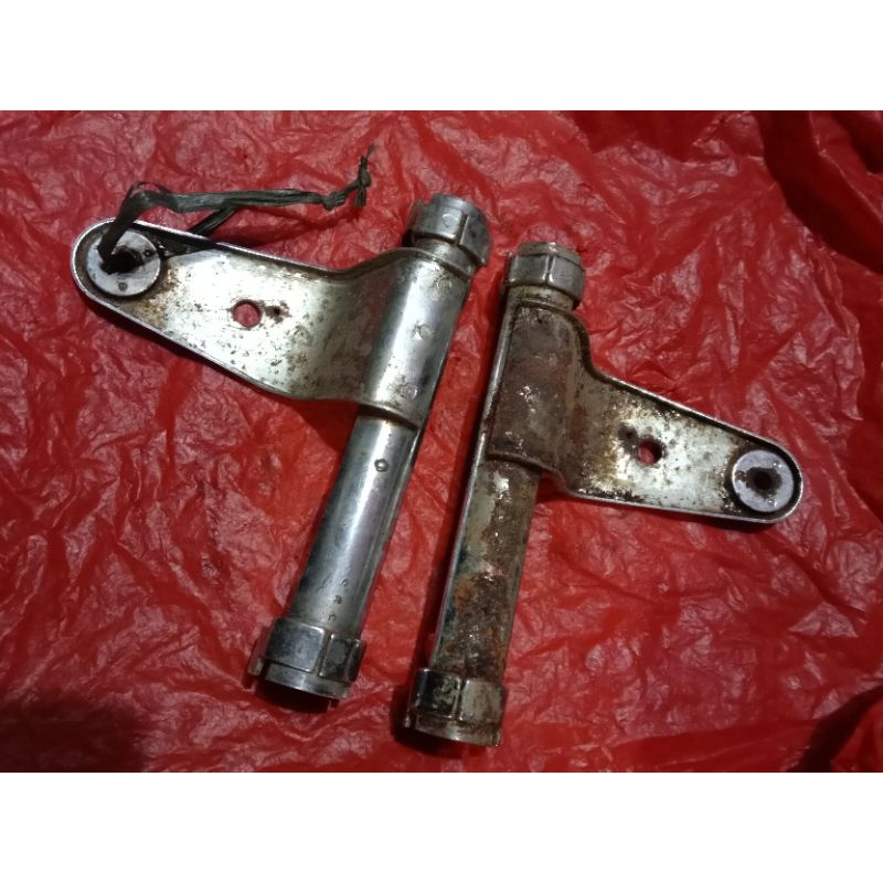 dudukan lampu depan RX king