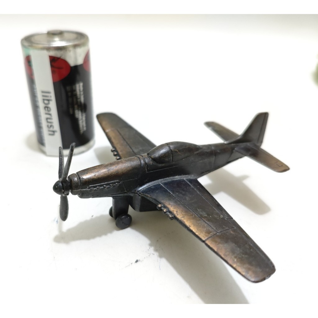 

vintage diecast p51 mustang airplane fighter plane pencil sharpener rautan pensil