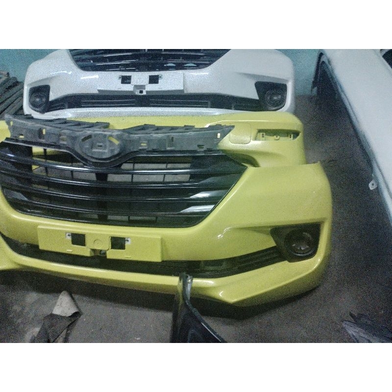 bumper depan avanza 2018 copotan