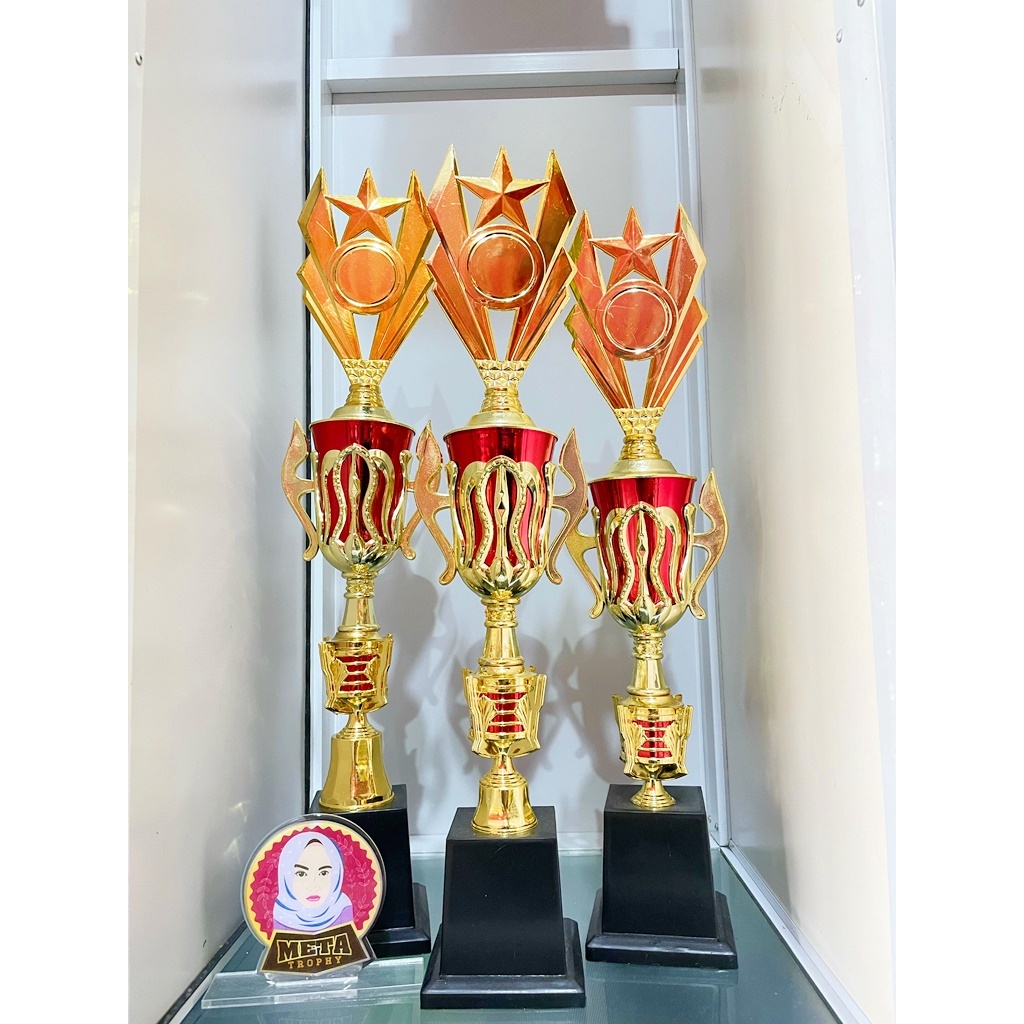 PIALA UNTUK PERLOMBAAN KEJUARAAN MTQ FASHION SHOW PIDATO