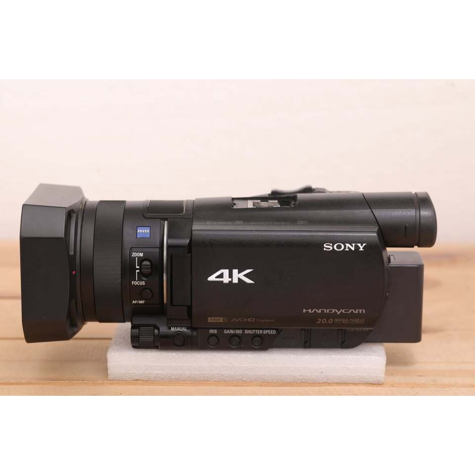 Handycam Sony FDR AX100E