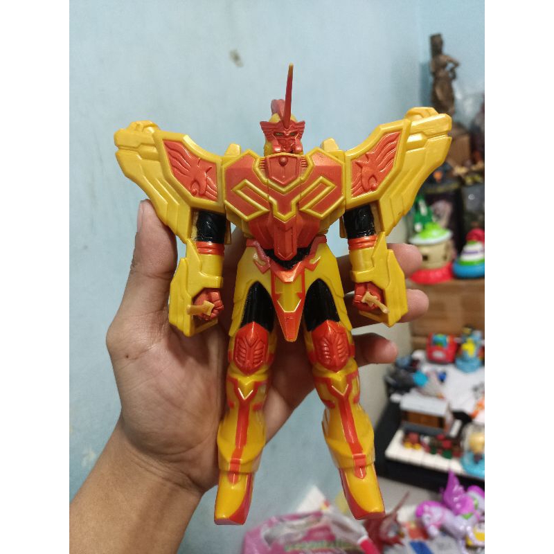 Bandai 2005 Power Rangers Mystic Force Saint Kaiser Unicorn Megazord Figure Gold