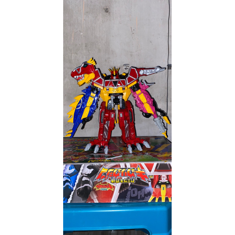 dxmegazord dino charge