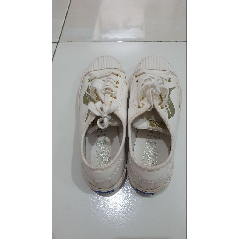 sepatu keds preloved