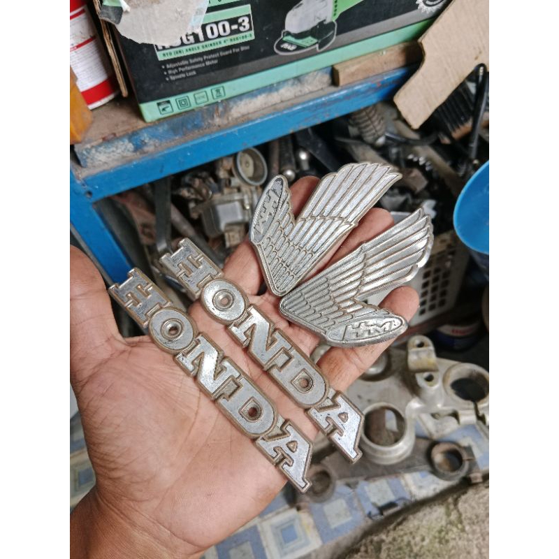 emblem tangki honda cb 100 glatik original