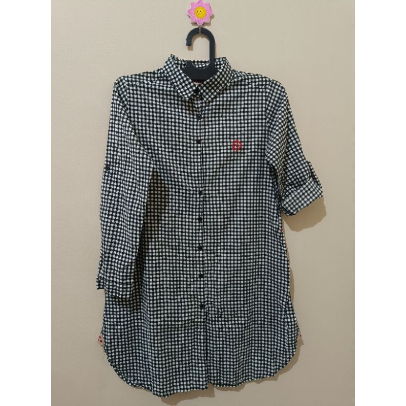 Kemeja kotak hitam brand Novel Mice