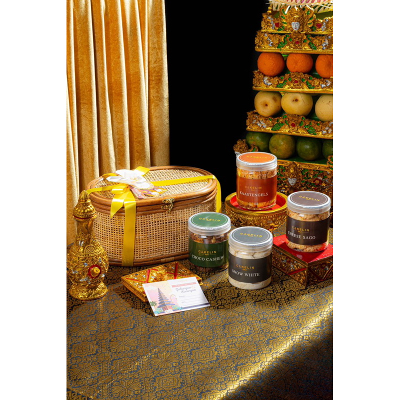 

Hampers Galungan Kuningan Bali - Rejang Hampers