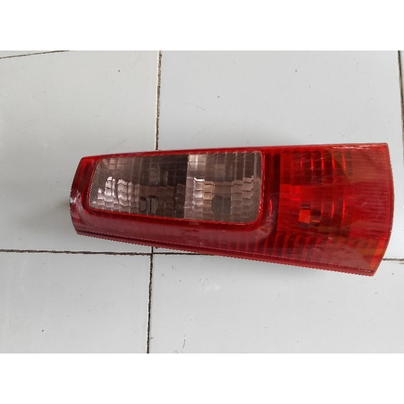 lampu belakang Avanza Xenia 2004/2005(kiri)