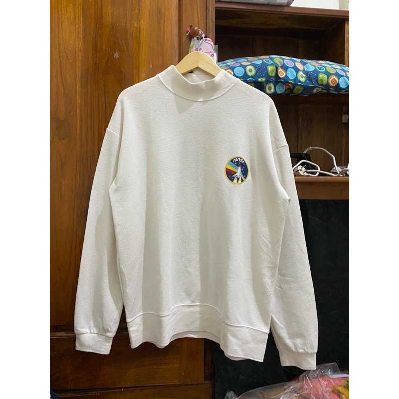 PRELOVED SWEATER RAJUT OVERSIZE WANITA PRIA UNISEX WARNA PUTIH LD 130 THRIFT SWEATER RAJUT PUTIH OVE