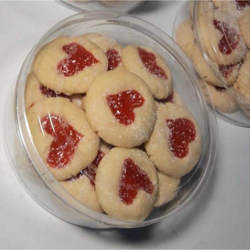 

Thumbprint Love Stawberry Cookies kemasan 250gr fresh baked by burnbutter