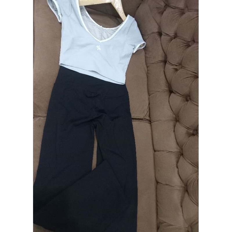 XEXYMIX ONE SET CUTBRAY AND CROP SPORT BRA