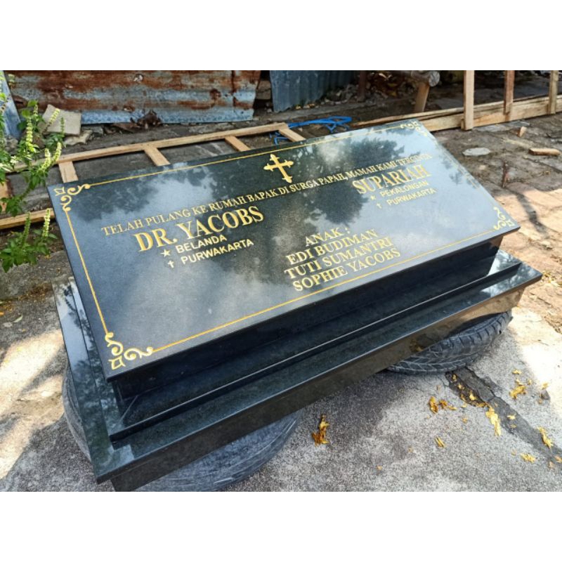 Nisan dan Papan Nisan Granit Hitam