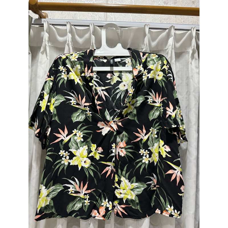 Kemeja / Blouse / atasan bunga-bunga H&M | Preloved